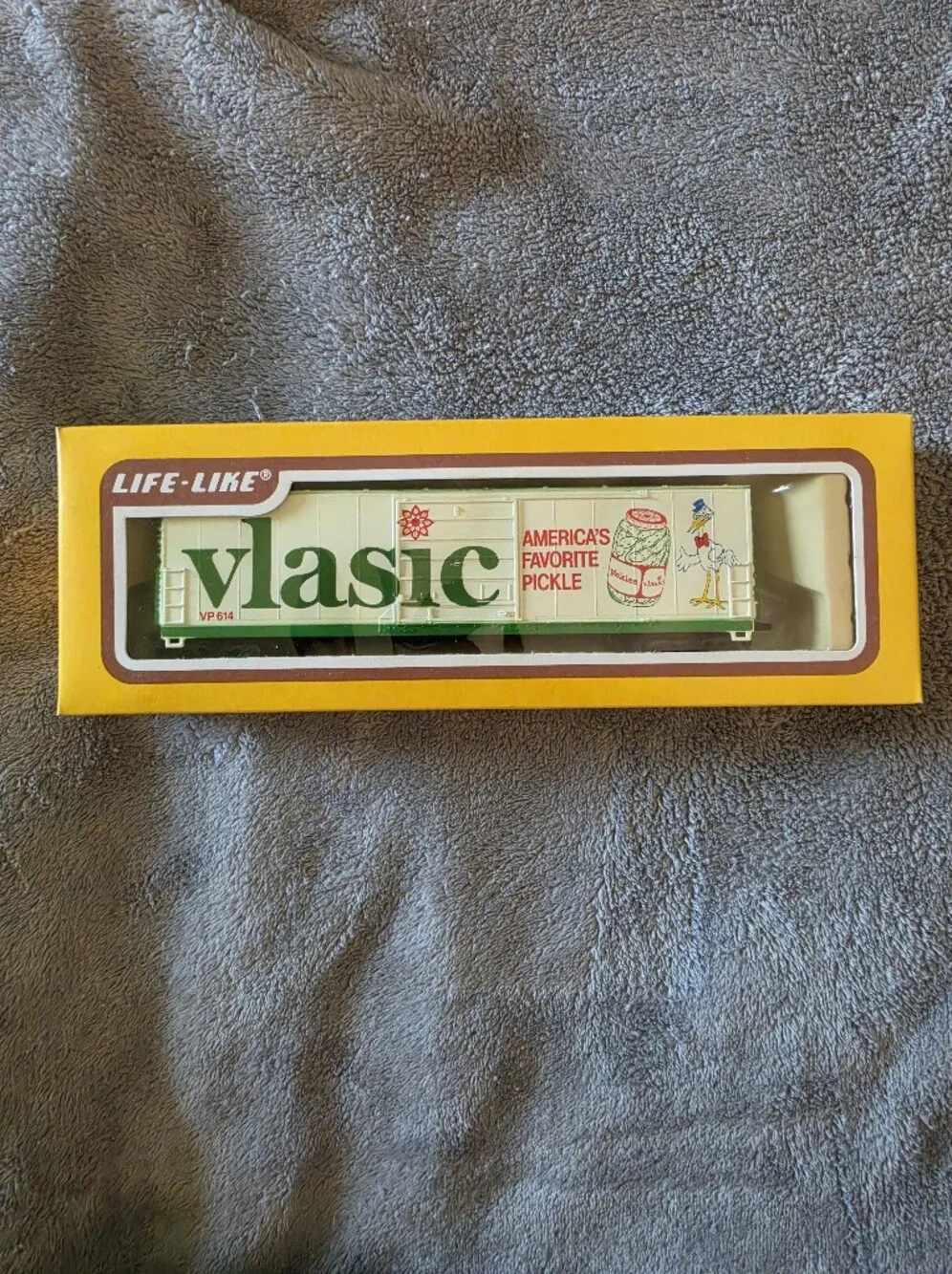 ^ Vlasic Branded HO Scale Toy Train Boxcar